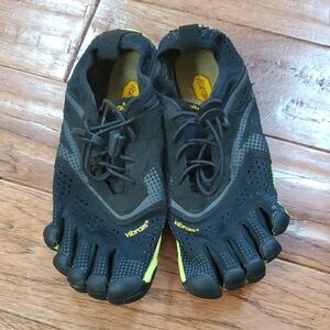 Vibram Fivefingers Black Shoes